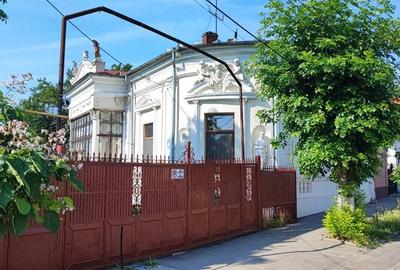 Casă cu 6 camere cu Teren 1250 Mp în Central - 3
