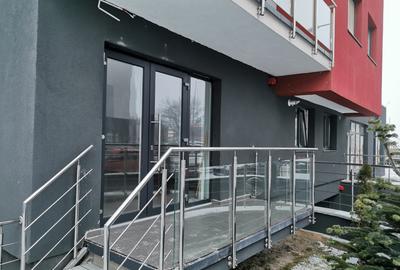 Spatiu comercial de vanzare zona Tractorul bloc nou - 12