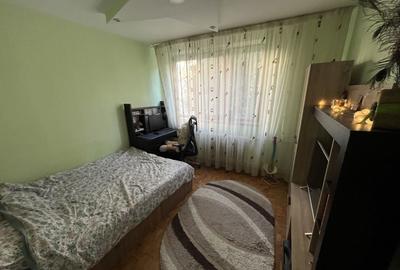 Apartament cu 2 camere decomandat în Calea București