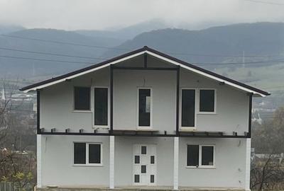 Casă cu 4 camere în Bejan - 1