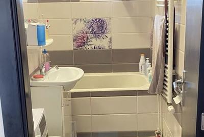 Apartament cu 3 camere decomandat în Tractorul - 2