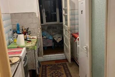 Apartament cu 3 camere decomandat în Micro 16