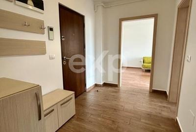 Apartament cu 2 camere decomandat, mobilat în Tractorul - 16