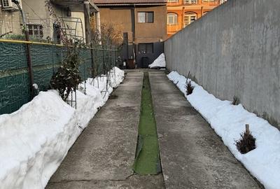 Casă cu 5 camere cu Teren 1192 Mp în Giulești - 1