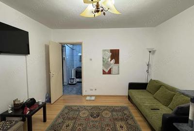 Apartament cu 3 camere semidecomandat în Central - 2