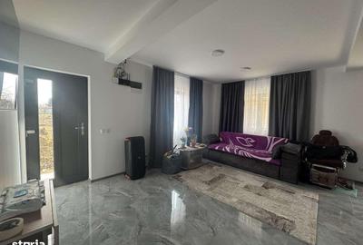 Casă cu 4 camere decomandat în Valea Ursului