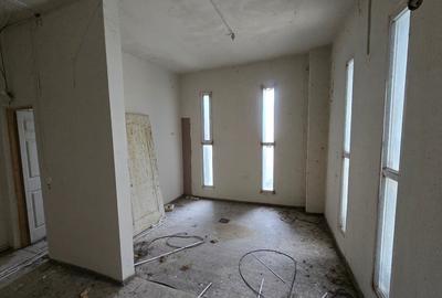 Inchiriez/vand spatiu comercial 800 mp open space Bl. Tomis Central - 2