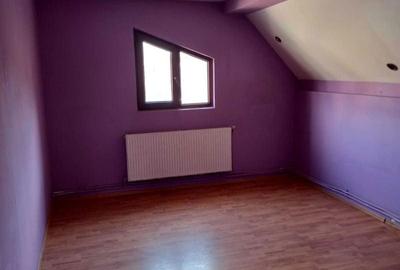 Casă cu 4 camere în Central - 2