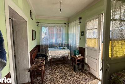 Casă cu 3 camere cu Teren 3349 Mp în Central - 3