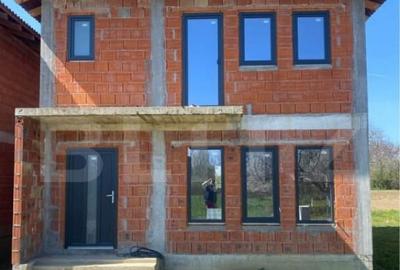 Casa de vanzare cu 2 camere, 93 mp, zona Martinesti - 1