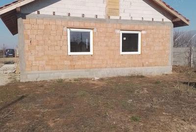 Casă cu 2 camere în Gepiu - 3