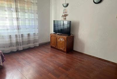 Privat, vand apartament 3 camere, str. Neptun, et. 2 4 - 2