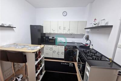 Apartament cu 2 camere nedecomandat în Tractorul