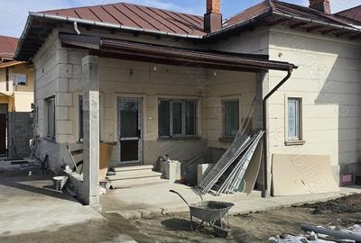 Casă cu Teren 400 Mp în Central - 3