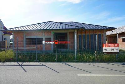 Casă cu 4 camere cu Teren 828 Mp în Sânmartin - 2