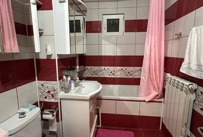 Apartament cu 3 camere în Central - 1