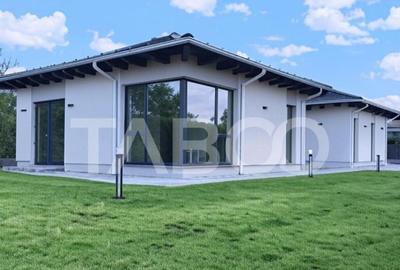 Casa noua de lux model deosebit de vanzare in Sebes