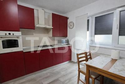 Apartament 2 camere balcon si parcare de vanzare etaj 1 - 3