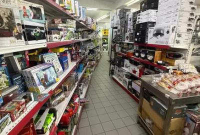 Spațiu comercial, de 1,300 mp, în Central - 1