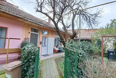 Apartament la casa, 92 mp+ anexa + curte delimitata - 1