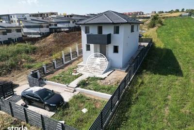 Casă cu 4 camere cu Teren 400 Mp în Rediu - 2