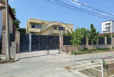 Casă cu 5 camere cu Teren 700 Mp în Central - 12