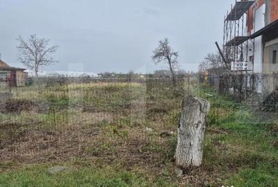 Teren de 3200 mp, în Oar