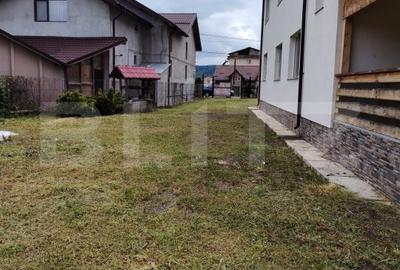 Casa de vanzare, cu 6 camere, 288 mp, zona Voinesti - 15
