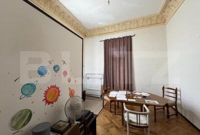 Spațiu comercial, de 50 mp, în Central - 4