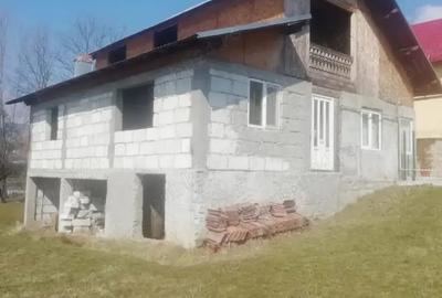 Casa + Teren de vanzare Comarnic 1.200 mp