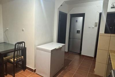 Apartament cu 3 camere decomandat în Rovine - 2