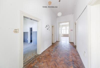 Spatiu de birouri cu vedere spre Catedrala, in Palatul Marschall - 0% - 19