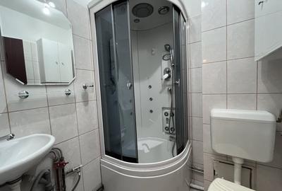 Apartament cu 4 camere in Tractorul - 8