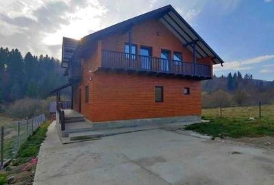 Casă cu 4 camere în Paltin