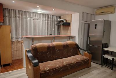 Eroii Revolutiei, doua minute metrou - 5