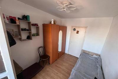 Apartament cu 3 camere decomandat în Astra - 4