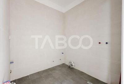 Apartament cu 4 camere semidecomandat în Central - 1