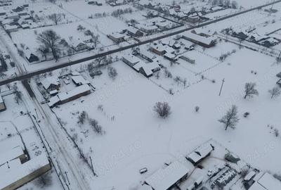 Teren de 3036 mp, în Petriș - 1