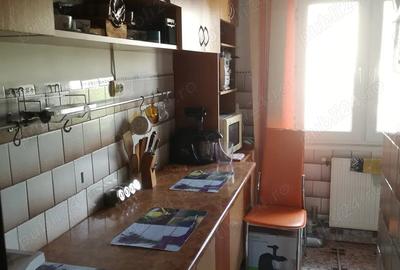 Vand apartament 3 camere decomandat zona nord - 2