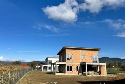 Casă cu 4 camere cu Teren 420 Mp în Săsar - 6