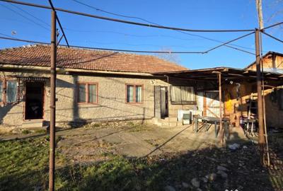 Casă cu 3 camere cu Teren 491 Mp în Central - 2