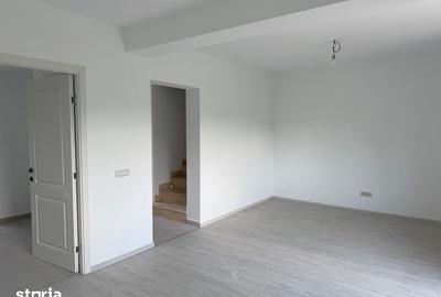 Casă cu 4 camere cu Teren 250 Mp în Bârnova - 19