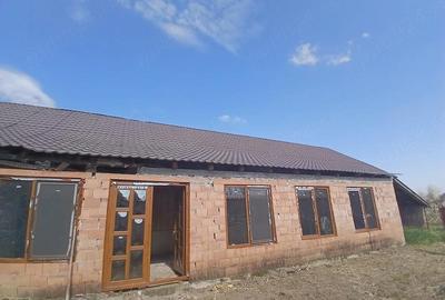 Casă cu 3 camere cu Teren 1350 Mp în Pilu - 6