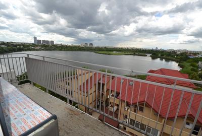 Apartament cu 3 camere decomandat în Fundeni
