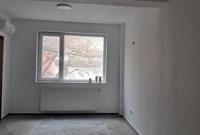 Casă individuală cu 12 camere cu Canalizare în P-ța Muncii - 12