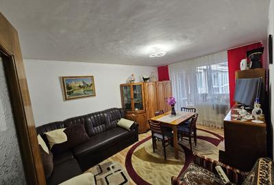 Apartament cu 3 camere decomandat în Central - 1