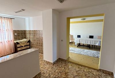 Casă cu 4 camere în Central - 4