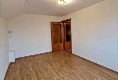 Casă cu 5 camere cu Teren 378 Mp în Șerbănești - 11