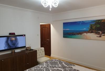Apartament de lux,  4 decomandate, 130 mp, Parc Catedrala Sf. Dumitru,  et. 1 /2 - 11