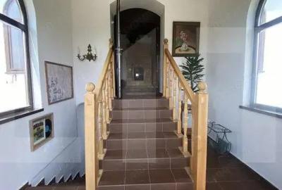 Conac de vanzare 7 camere, baie proprie, crama, ciubar ?i poten?ial - 5